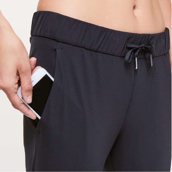 Lululemon On The Fly crop *23” - Picture 4 of 5